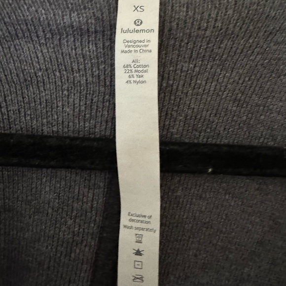Xs Lululemon Still Lotus Wrap *Reversible - Picture 3 of 5